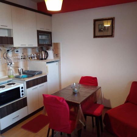 Skopje City Center Red Apartment Dış mekan fotoğraf