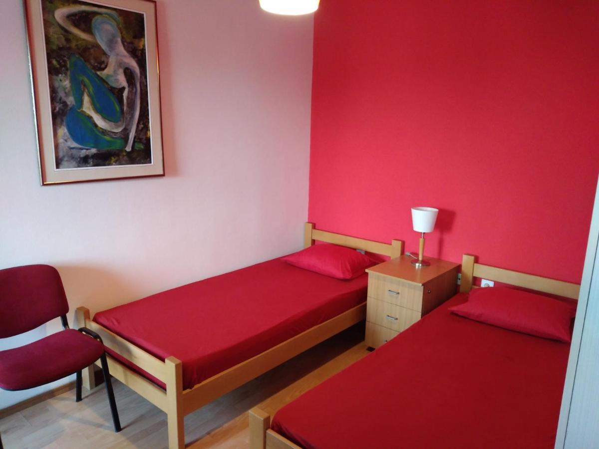 Skopje City Center Red Apartment Dış mekan fotoğraf
