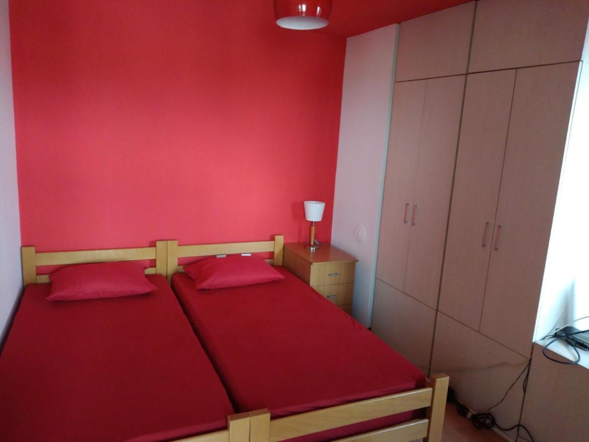 Skopje City Center Red Apartment Dış mekan fotoğraf