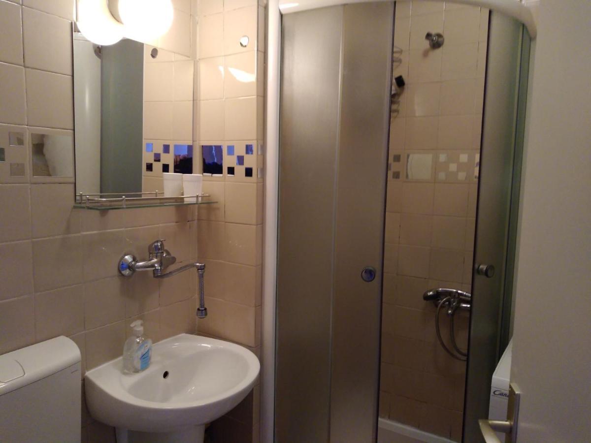 Skopje City Center Red Apartment Dış mekan fotoğraf